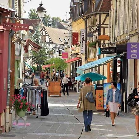 Le Petit Paris Compiegne Apartment ภายนอก รูปภาพ