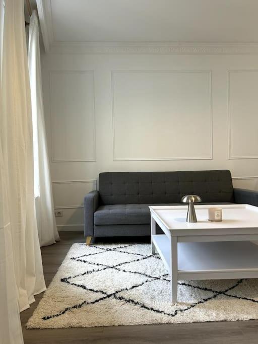 Le Petit Paris Compiegne Apartment ภายนอก รูปภาพ